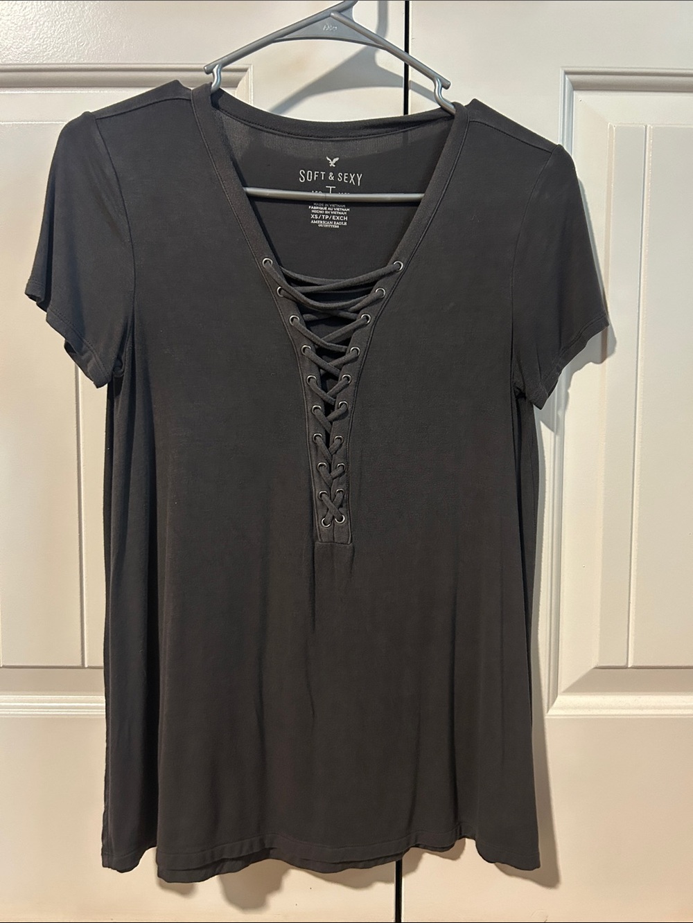American Eagle Outfitters Black Lace-Up V-Neck Short Sleeve Tee
